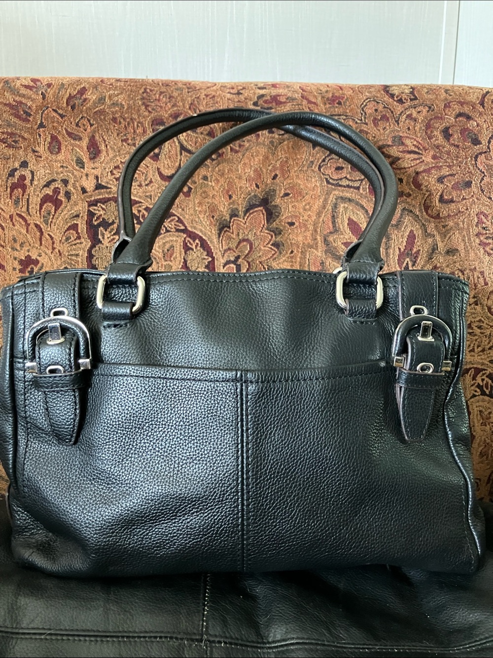 Classic Black Leather Shoulder Bag with Buckle Accents